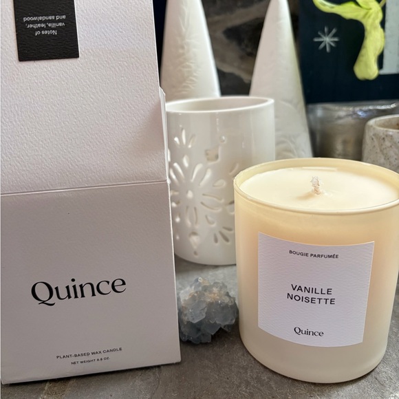 New Quince Vanilla Noisette Scented Candle home fragrance cream glass vessel box - Picture 8 of 9